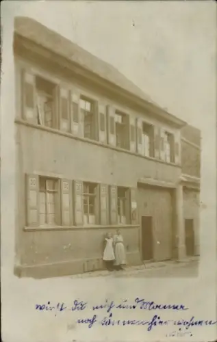 Foto Ak Kindenheim in der Pfalz, Kinder, Haus