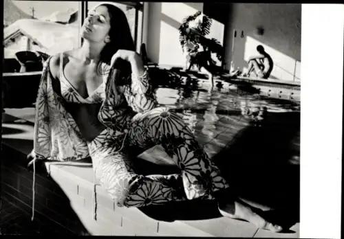 Foto Mode, 948 Rivoli-Set, Bikini, Hose, Anorak, Triumph International, Fotograf Bernd Böhm