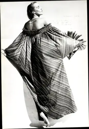 Foto Mode, 264/7 Connie-Kleid Strand- und Poolkleid, Triumph International, Fotograf Bernd Böhm