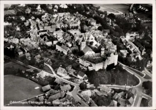 Ak Schleusingen in Thüringen, Luftaufnahme von  Thüringen,  Gebäude, Landschaft