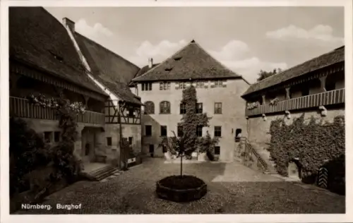 Ak Nürnberg, Burghof
