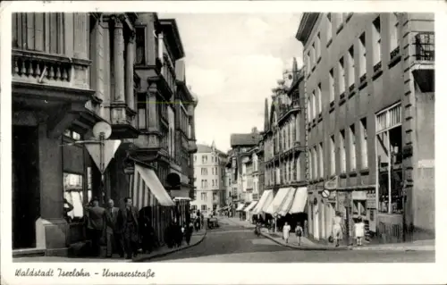 Ak Iserlohn im Märkischen Kreis, Waldstadt  Unnaestraße, Straßenansicht, Menschen, Geschäfte