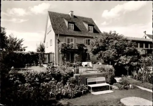 Ak Bad Schachen Lindau am Bodensee Schwaben, Haus KELLNER, Gästehaus mit Seeblick, Garten, Stühle