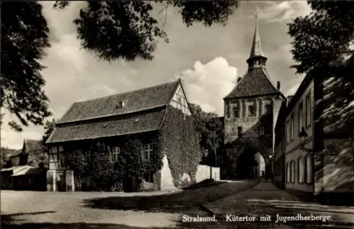 Ak Stralsund in Vorpommern,  Kütertor, Jugendherberge