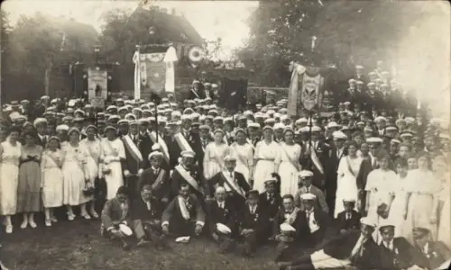 Foto Ak Mühlendorf Stegaurach in Oberfranken, Festgesellschaft, Banner