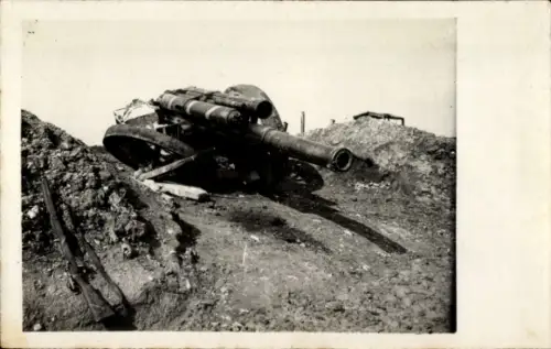 Foto Ak Kaiserreich, Schlachtfeld, Geschütz