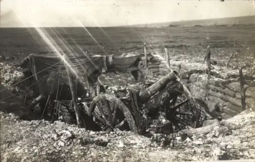 Foto Ak Kaiserreich, Schlachtfeld, Geschütz