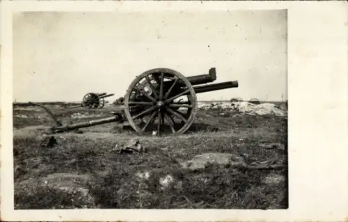 Foto Ak Kaiserreich, Schlachtfeld, Geschütz