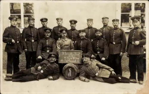 Foto Ak Bad Lausick in Sachsen, Ersatz Bataillon 139, Deutsche Soldaten in Uniform