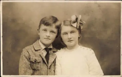 Foto Ak Kinderportrait, Junge und Mädchen