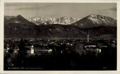 Ak Klagenfurt am Wörthersee Kärnten,  Karawanken, Berge, Stadtansicht, Schwarz-Weiß