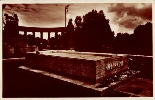 Ak Budapest Ungarn, Denkmal 1914-1918, unbekannte Helden,  Abendstimmung