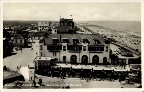Ak Zandvoort aan Zee Nordholland Niederlande, Luftaufnahme von  Strand, Großes Badhaus, Küstenlin