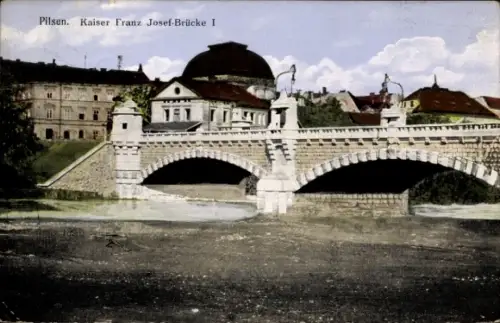Ak Plzeň Pilsen Stadt, Kaiser Franz Josef-Brücke,  Fluss, Brücke, Gebäude