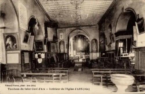 Ak Ars sur Formans Ain, Kirchen Inneres, Grabmal