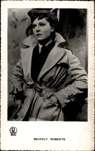 Ak Schauspielerin Beverly Roberts, Portrait
