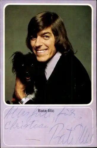 Autogrammkarte Sänger Bata Illic, Portrait mit Hund, Autogram
