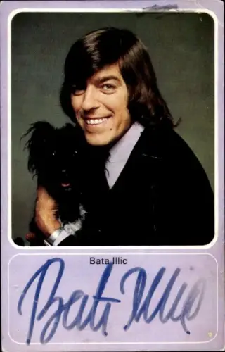 Autogrammkarte Sänger Bata Illic, Portrait mit Hund, Autogramm