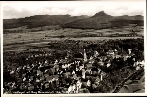 Ak Hechingen im Zollernalbkreis,  Burg Hohenzollern, Luftaufnahme