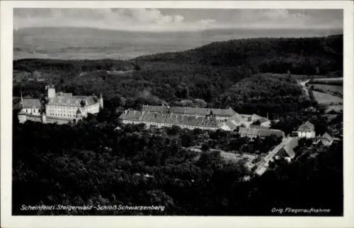 Ak Schwarzenberg im Erzgebirge Sachsen, Luftaufnahme von Schloss  Steigerwald, Schwarz-Weiß