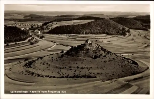 Ak Salmendingen Burladingen der Schwäbischen Alb, Salmendinger Kapelle, Luftaufnahme, Landschaft,