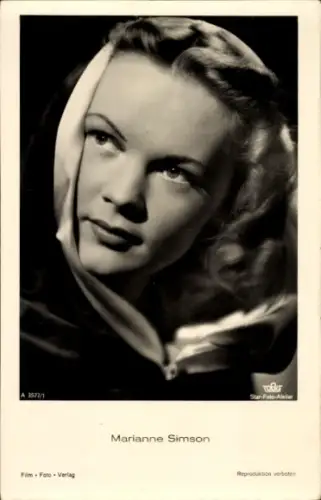 Ak Schauspielerin Marianne Simson, Portrait, Kopftuch, Tobis Film