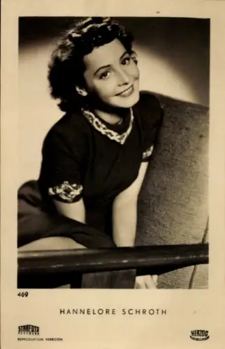 Ak Schauspielerin Hannelore Schroth, Portrait