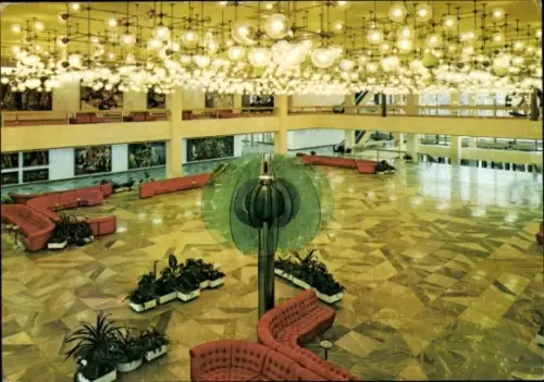 Ak Berlin Mitte, Palast der Republik, Hauptfoyer, Gläserne Blume, Galerie