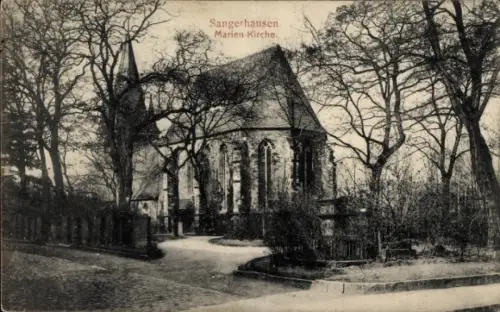 Ak Sangerhausen am Harz, Marien-Kirche,  Bäume, Straße, Schwarz-Weiß-Foto