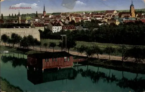 Ak Sangerhausen am Harz,  Stadtansicht, Wasserfläche, Holzhaus, Bäume
