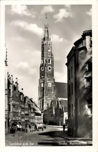 Ak Landshut in Niederbayern,  Martinskirche, Straße,  Gebäude