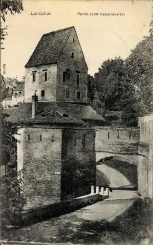 Ak Landshut in Niederbayern,  Ueberreitertor,  Architektur, Schwarz-Weiß-Foto