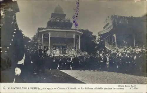 CPA Alphonse XIII a Paris, Tribune officielle pendant les courses