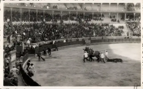 Ak Stierkampf, Stierkampfszene