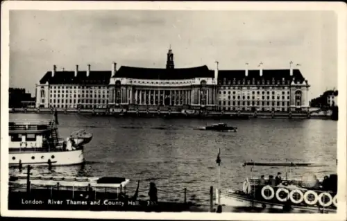 PC London City, River Thames and County Hall
