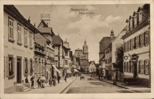 Ak Neckarsulm in Württemberg,  Hauptstraße,  Gebäude, Menschen auf der Straße