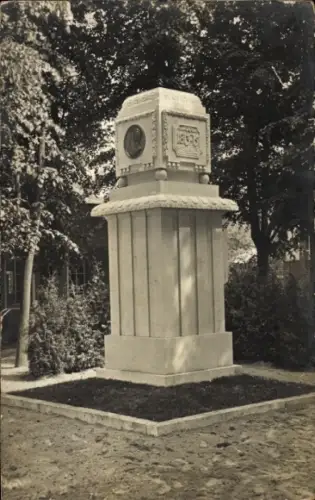 Foto Ak Laage in Mecklenburg, Blücherdenkmal
