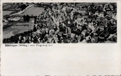 Ak Böblingen in Württemberg, Luftaufnahme von  Häuseransicht, Fluss, Text auf Deutsch