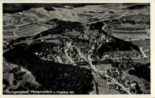Ak Veringenstadt in Hohenzollern, Luftaufnahme von  Landschaft, Felder