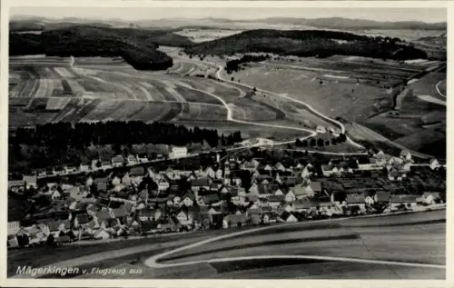 Ak Mägerkingen Trochtelfingen Baden Württemberg, Luftaufnahme von  ländliche Umgebung, Häuser, Fe