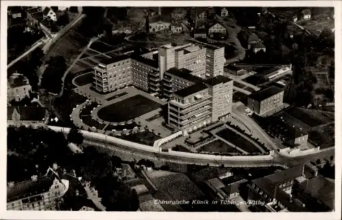 Ak Tübingen am Neckar, Luftaufnahme der Chirurgischen Klinik,  Gebäude, Parkanlage