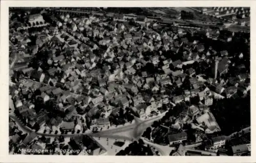 Ak Metzingen in Württemberg, Luftaufnahme vom Ort