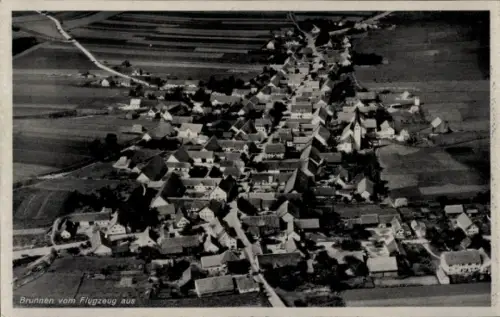 Ak Brunnen in Oberbayern, Luftaufnahme von  viele Dächer, Felder, Straßen