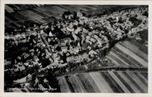 Ak Langewiesen Ilmenau am Thüringer Wald, Luftaufnahme von  Thüringen, viele Häuser, Felder
