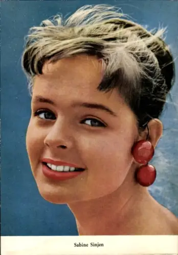 Ak Schauspielerin Sabine Sinjen