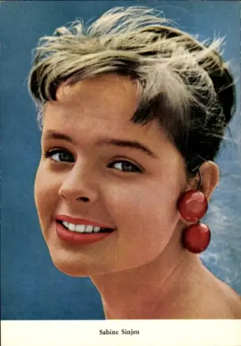 Ak Schauspielerin Sabine Sinjen