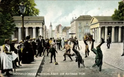 Ak Düsseldorf am Rhein, Düsseldorfer Radschläger, Ratinger Tor