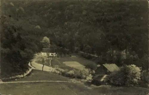 Ak Iserlohn im Märkischen Kreis, Landschaft mit Bäumen, Wiese, Weg, Gebäude