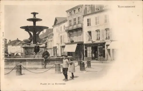 Ak Remiremont Lothringen Vosges, Brunnen, Menschen, Gebäude, Geschäfte, Remiremont