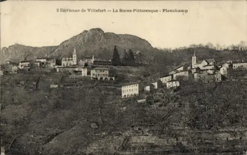 Ak Villefort Lozère, Landschaft mit Häusern, Bergen, Bäume, Text: 2 Environs de Villefort-La Born